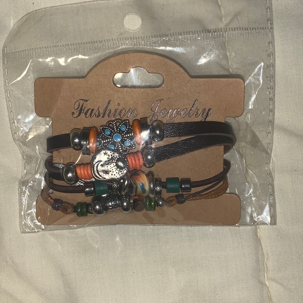 Leather braclets earth orianted